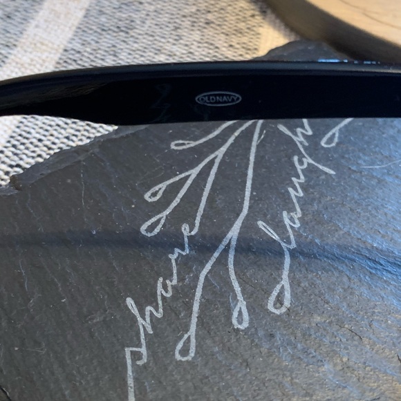 Women’s Sunglasses - Picture 14 of 14